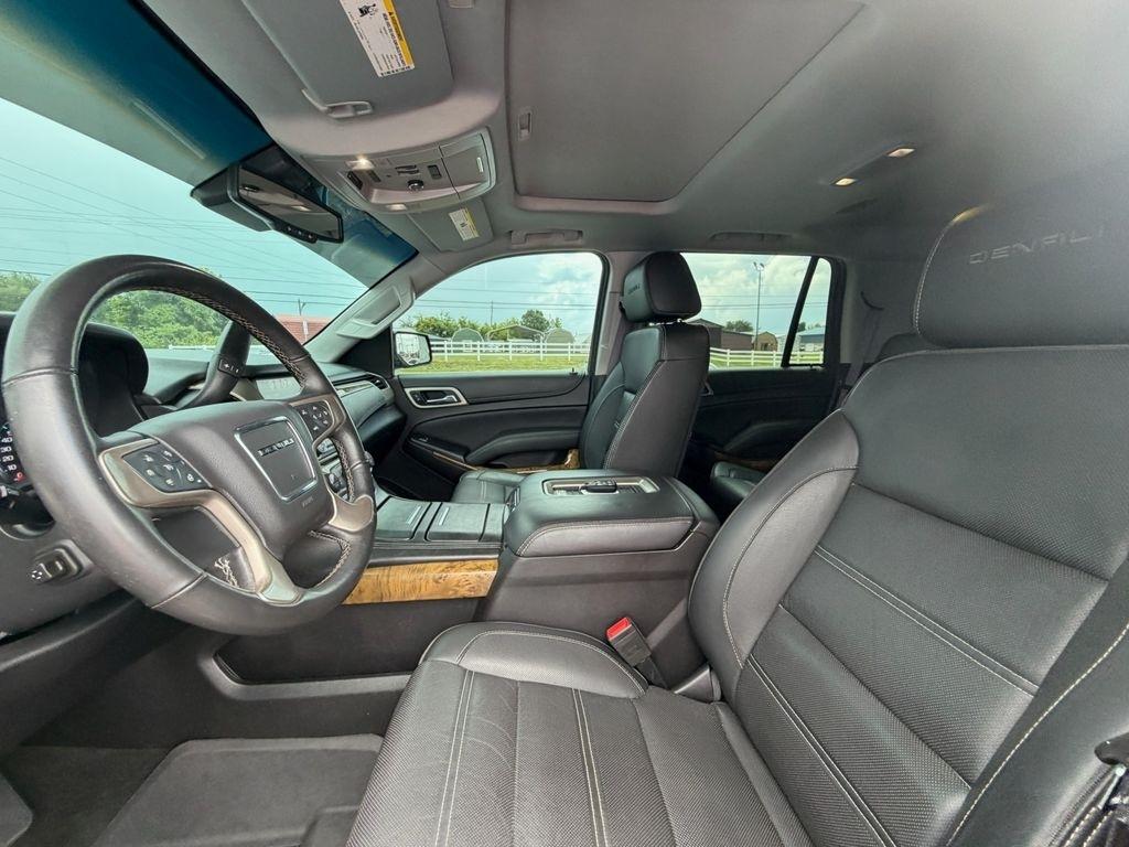 GMC Yukon Denali 4WD 2017