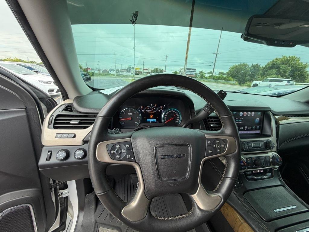 GMC Yukon Denali 4WD 2017