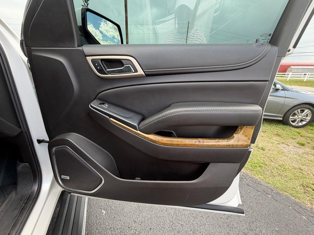 GMC Yukon Denali 4WD 2017