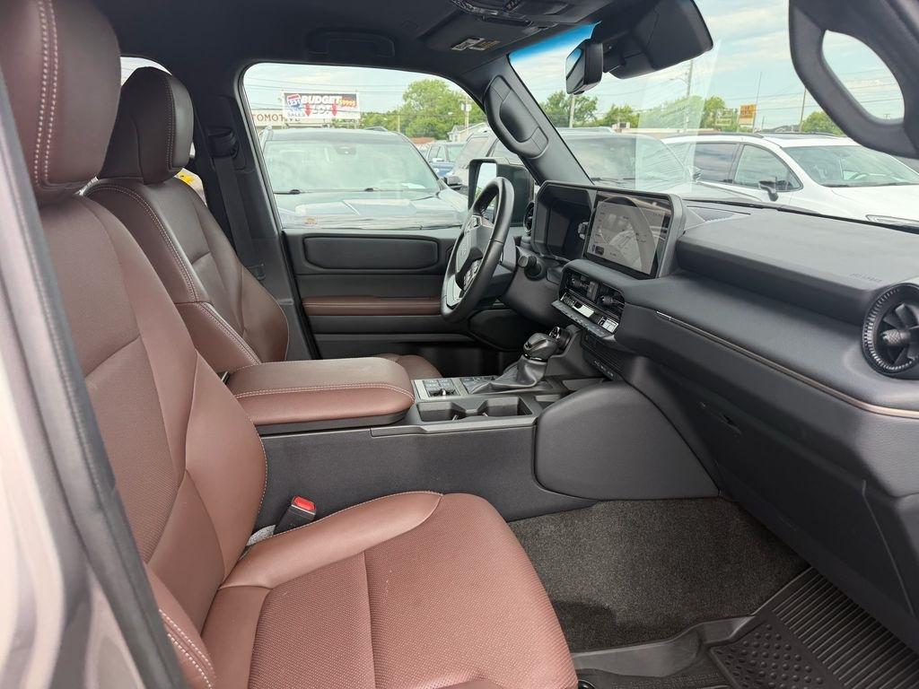 Toyota Land Cruiser Base 2024