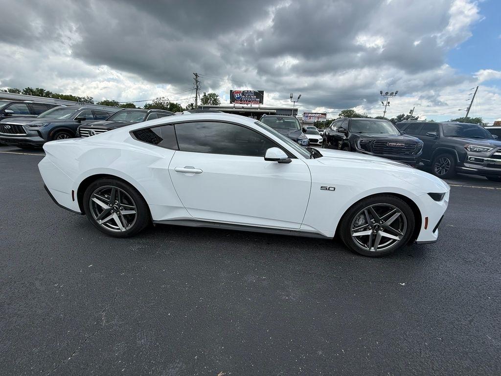 Ford Mustang GT Premium Coupe 2025