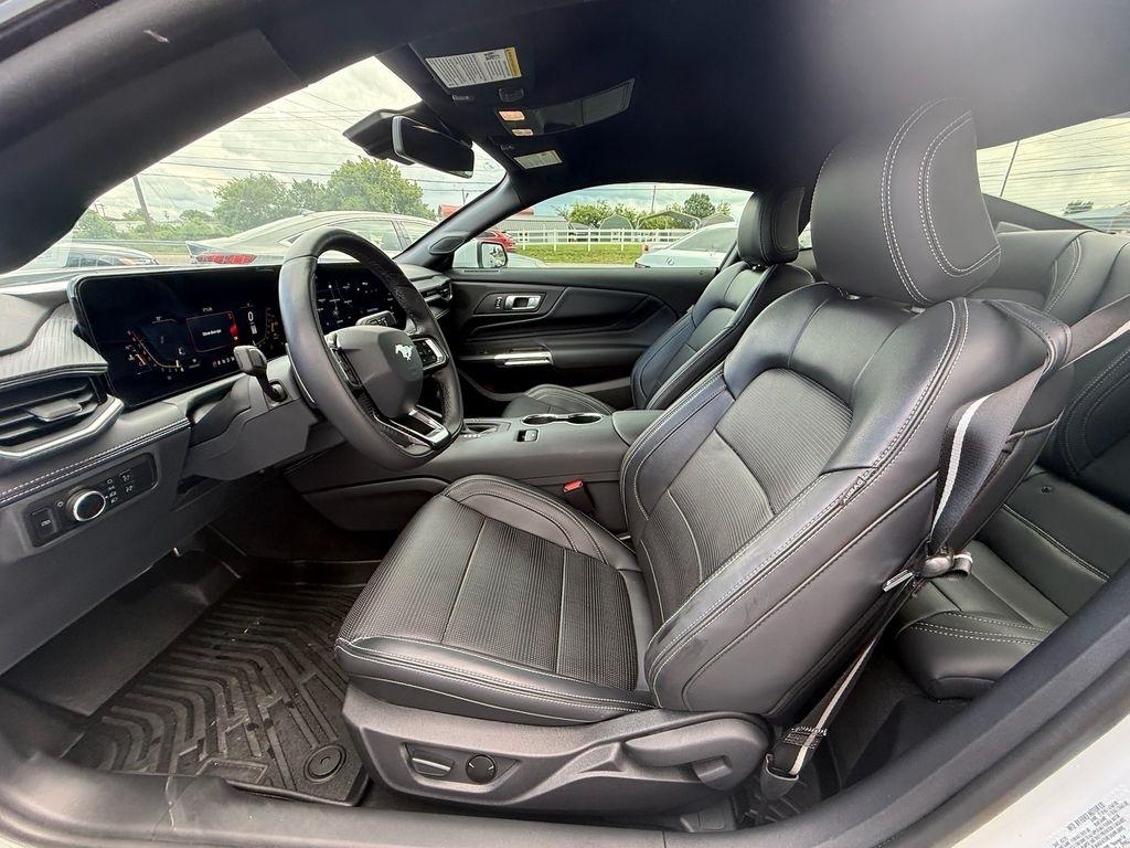Ford Mustang GT Premium Coupe 2025