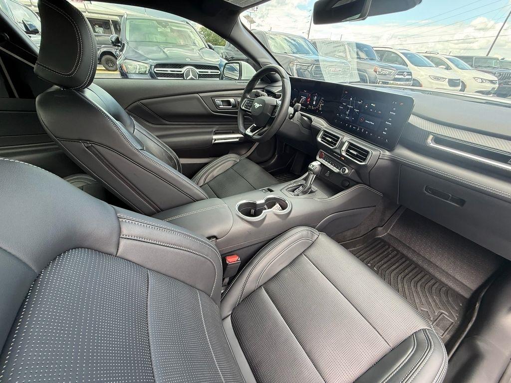 Ford Mustang GT Premium Coupe 2025