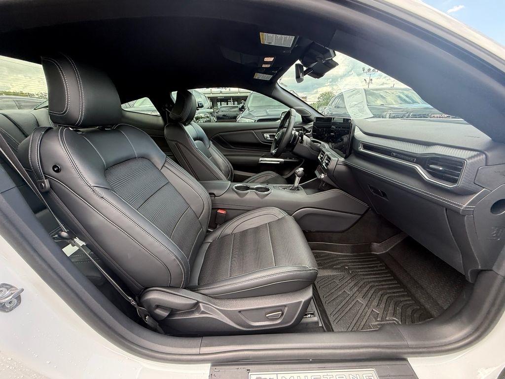 Ford Mustang GT Premium Coupe 2025