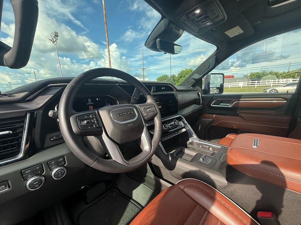 GMC Sierra 2500HD Denali Ultimate Crew Cab 4WD 2025