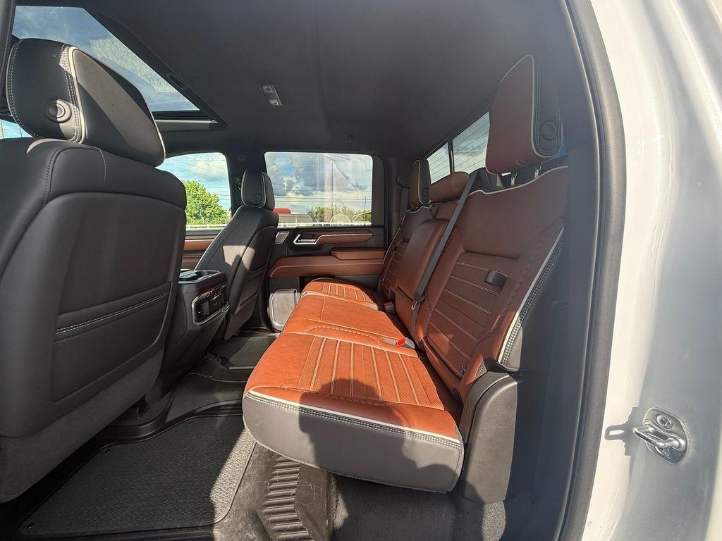GMC Sierra 2500HD Denali Ultimate Crew Cab 4WD 2025