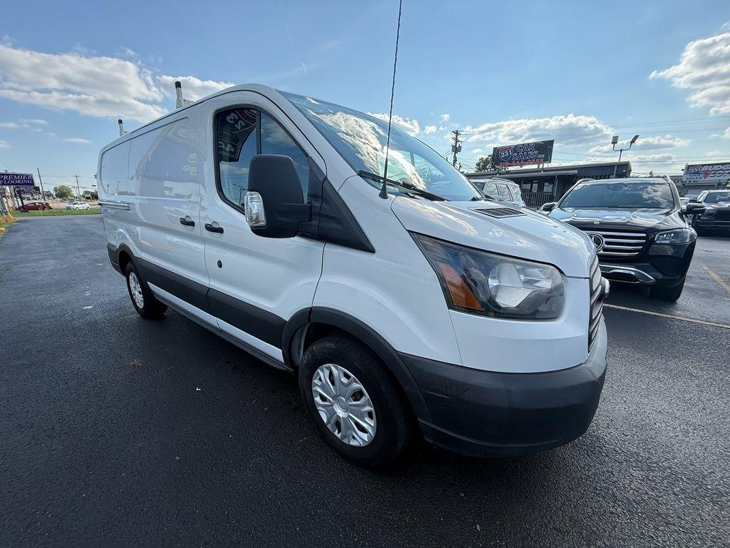 Ford Transit 150 Van Low Roof w/Sliding Pass. 130-in. WB 2017