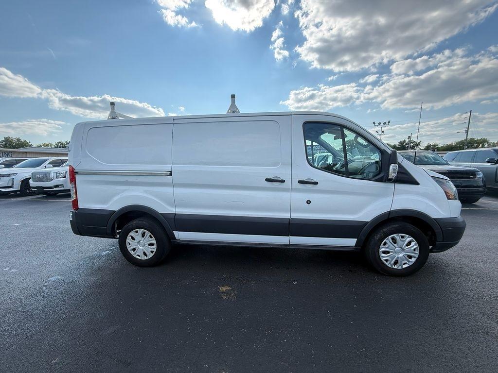Ford Transit 150 Van Low Roof w/Sliding Pass. 130-in. WB 2017