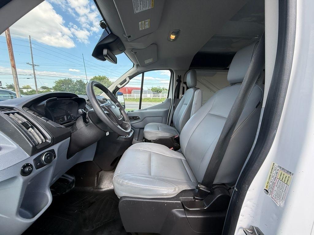 Ford Transit 150 Van Low Roof w/Sliding Pass. 130-in. WB 2017