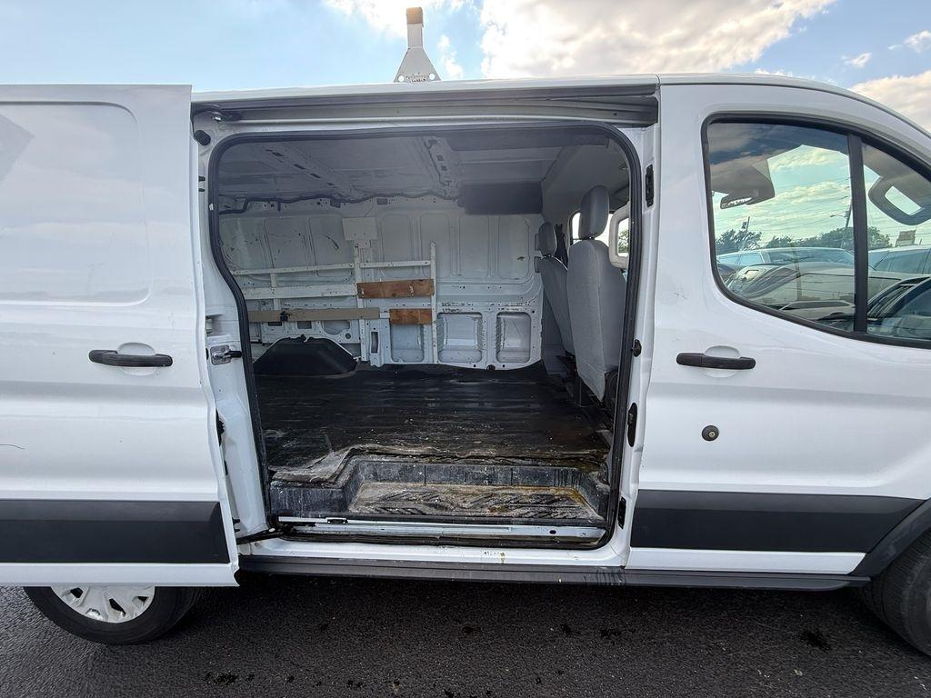 Ford Transit 150 Van Low Roof w/Sliding Pass. 130-in. WB 2017