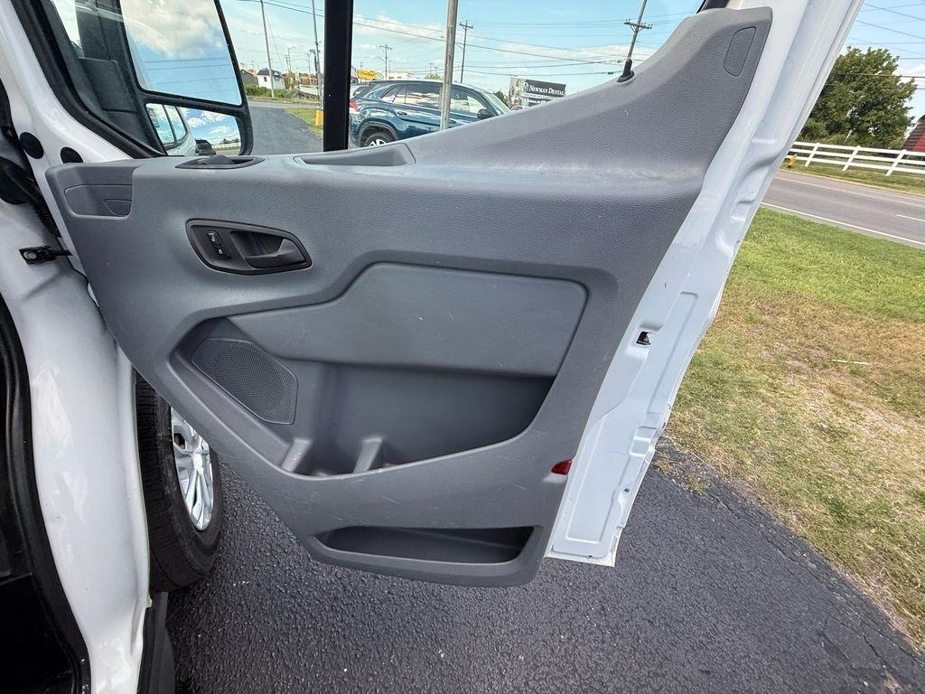 Ford Transit 150 Van Low Roof w/Sliding Pass. 130-in. WB 2017