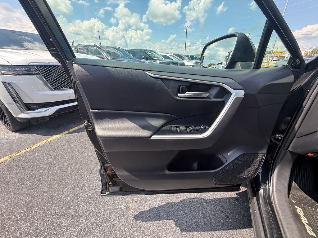 Toyota RAV4 XLE AWD 2019