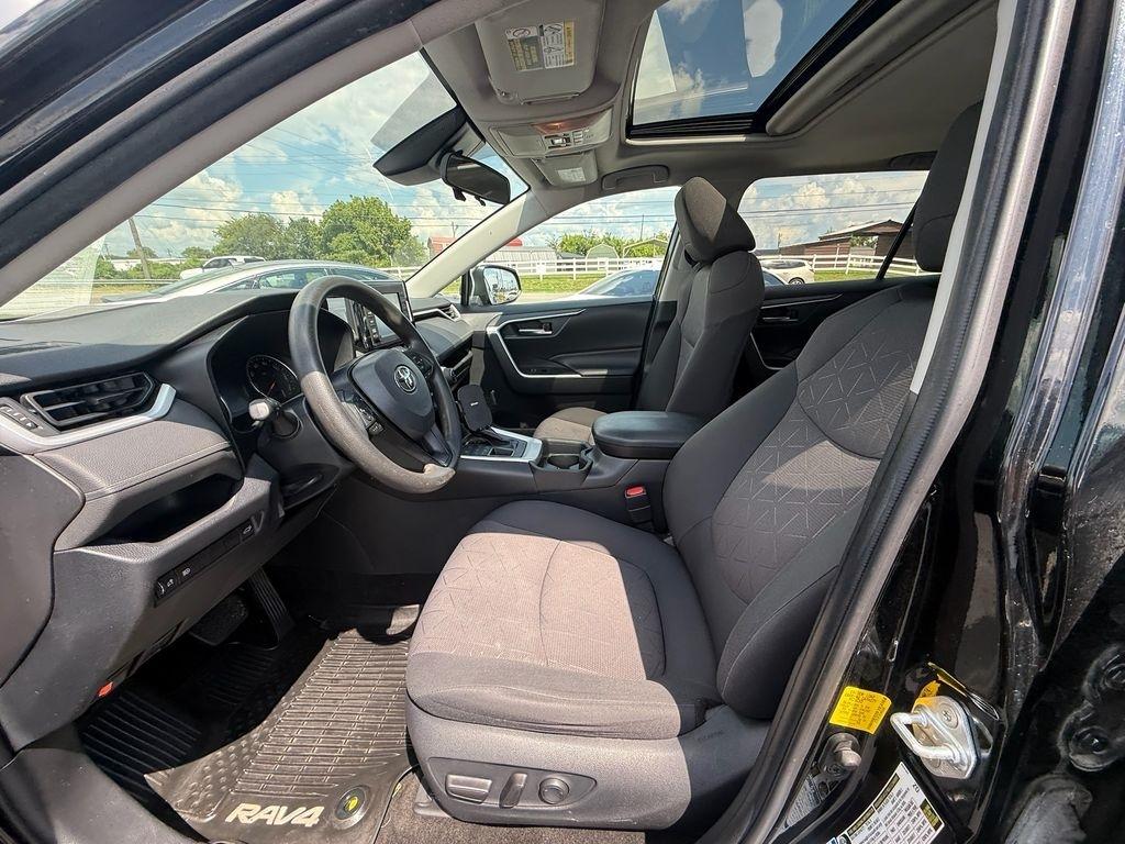 Toyota RAV4 XLE AWD 2019
