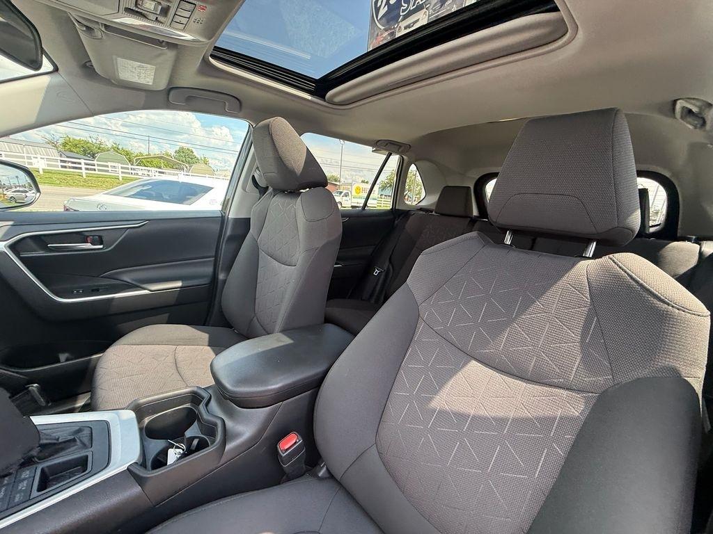 Toyota RAV4 XLE AWD 2019