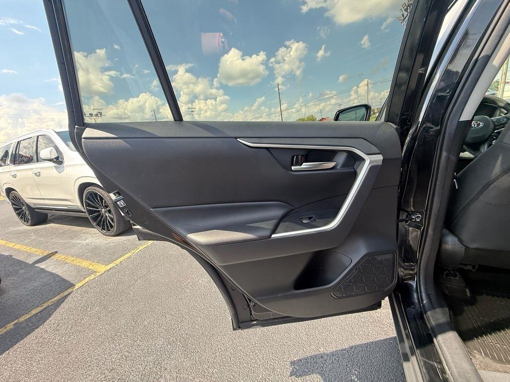 Toyota RAV4 XLE AWD 2019
