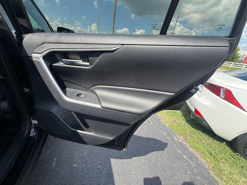 Toyota RAV4 XLE AWD 2019