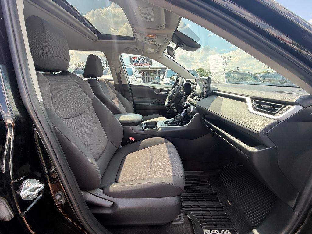 Toyota RAV4 XLE AWD 2019