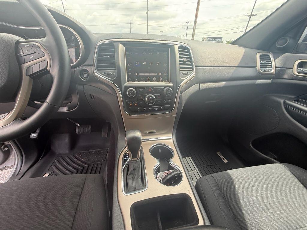 Jeep Grand Cherokee Laredo 4WD 2017