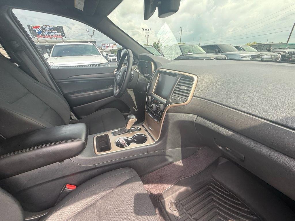 Jeep Grand Cherokee Laredo 4WD 2017