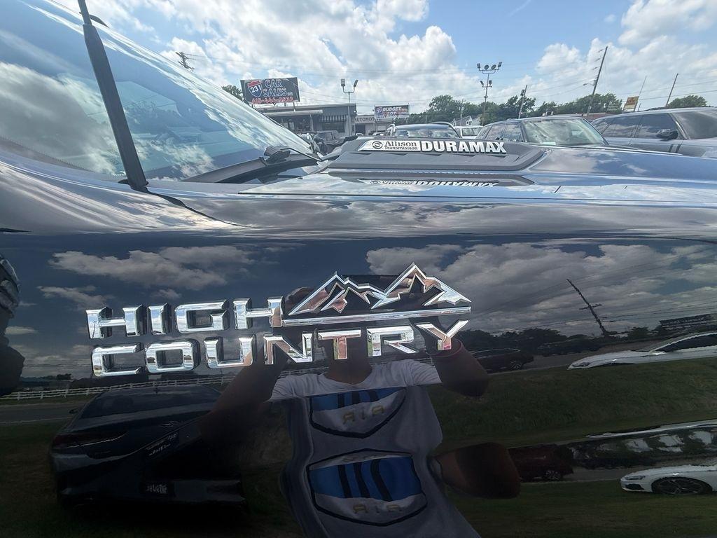 Chevrolet Silverado 2500HD High Country Crew Cab Long Box 4WD 2024