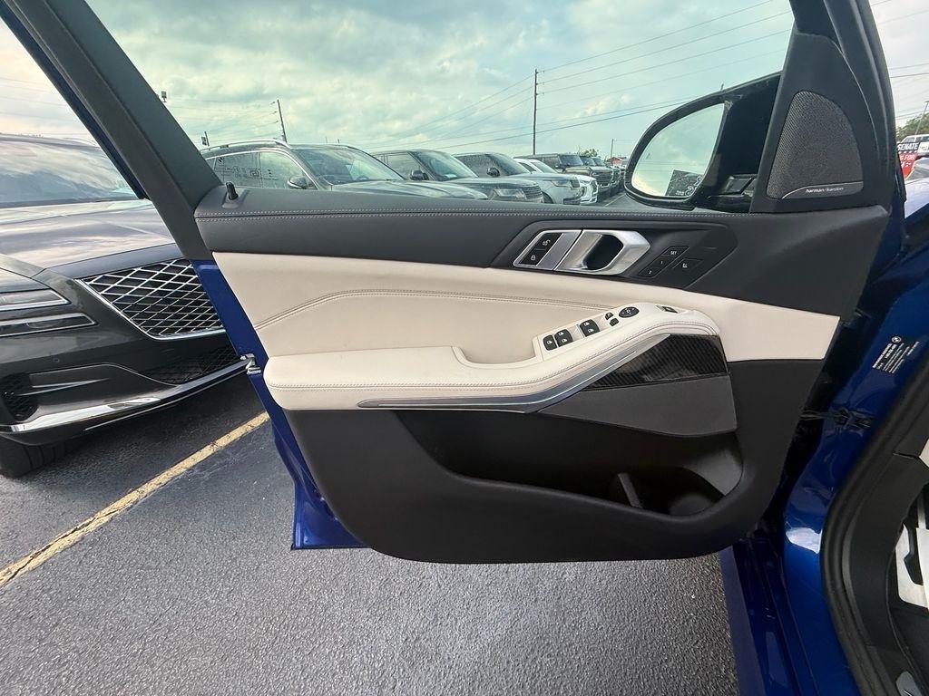 BMW X5 M60i 2025