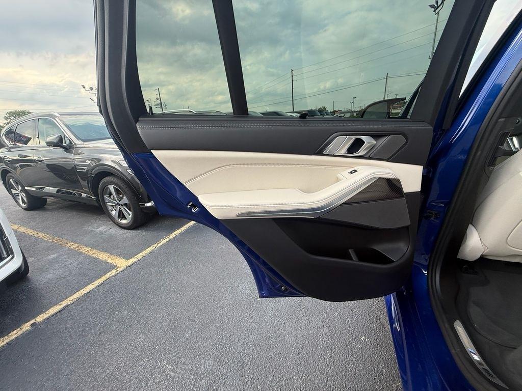 BMW X5 M60i 2025
