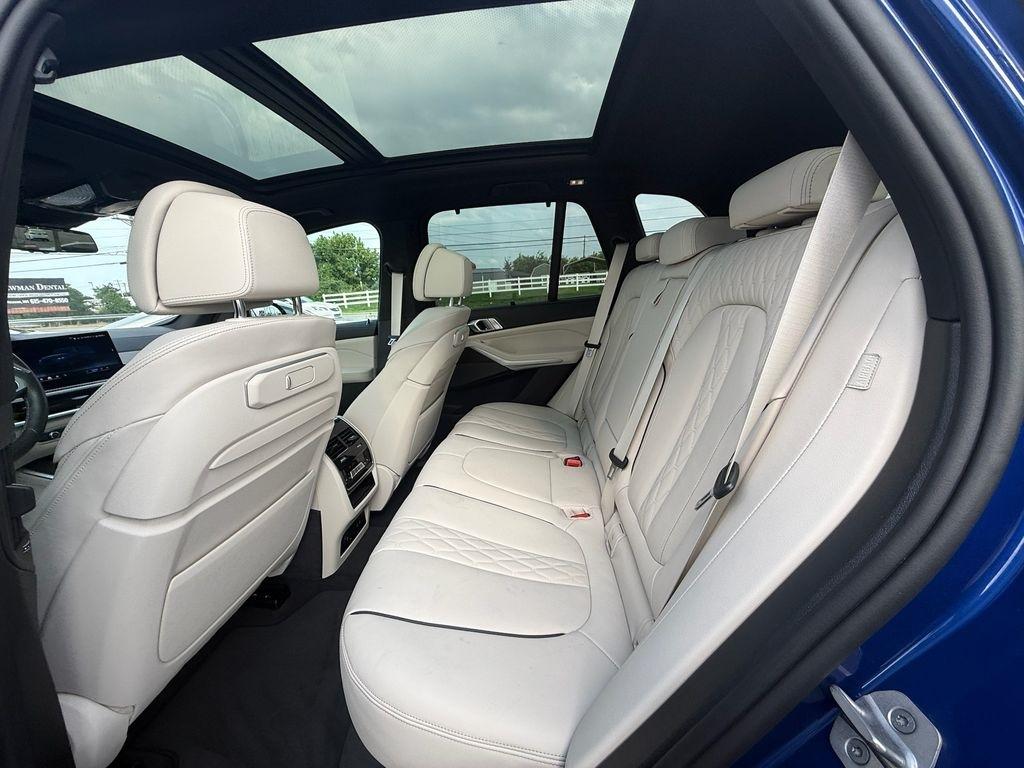 BMW X5 M60i 2025