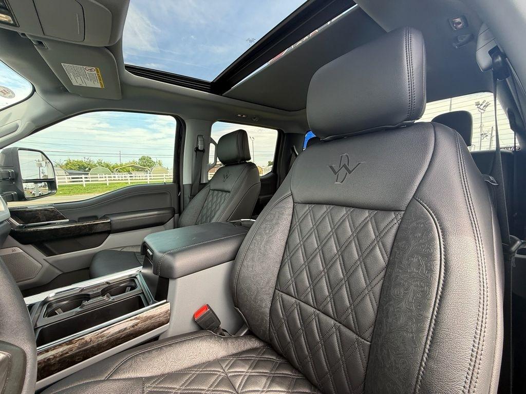 Ford F-250 SD XLT Crew Cab 4WD 2025