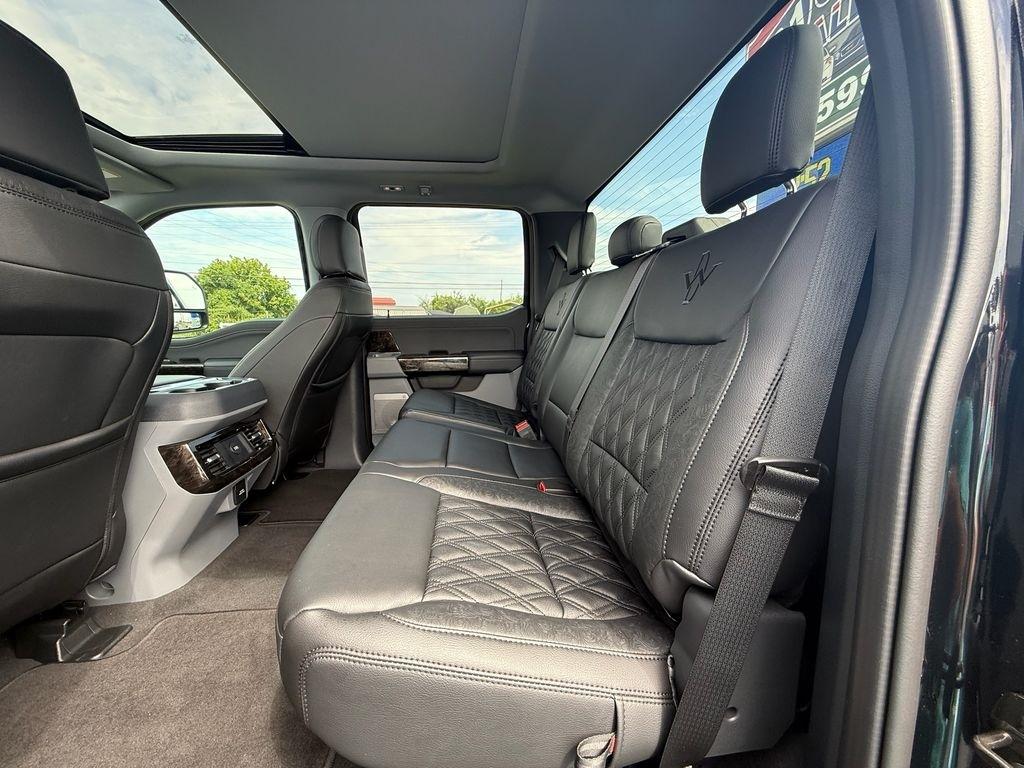 Ford F-250 SD XLT Crew Cab 4WD 2025
