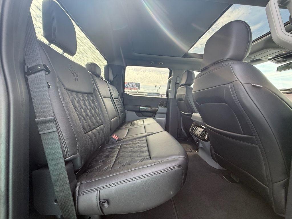 Ford F-250 SD XLT Crew Cab 4WD 2025