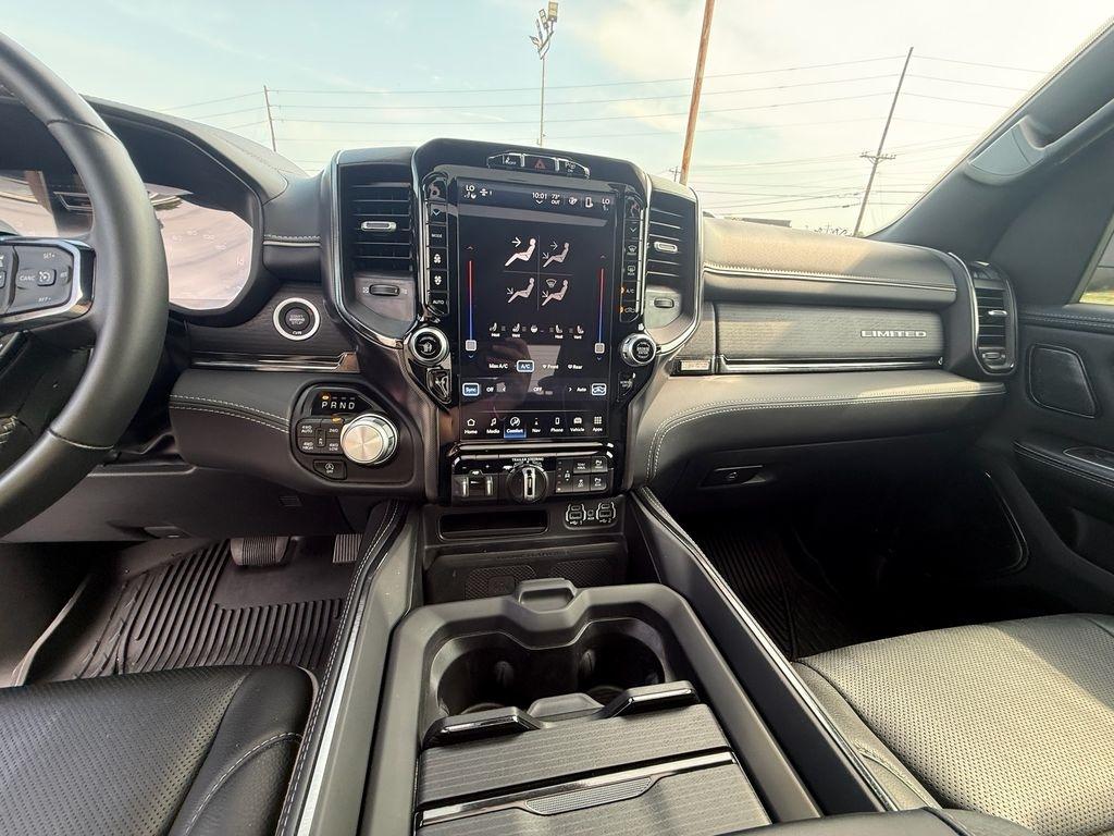 RAM 1500 Limited Crew Cab SWB 4WD 2024