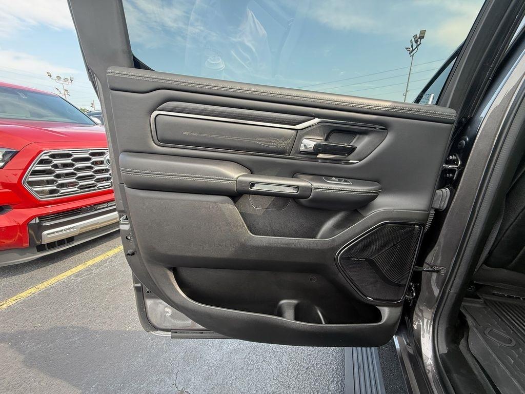 RAM 1500 Limited Crew Cab SWB 4WD 2024
