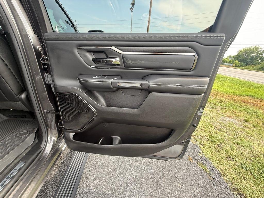 RAM 1500 Limited Crew Cab SWB 4WD 2024