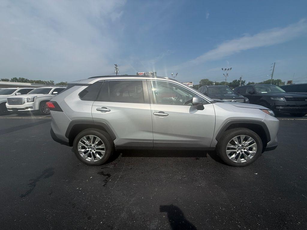 Toyota RAV4 XLE Premium 2023