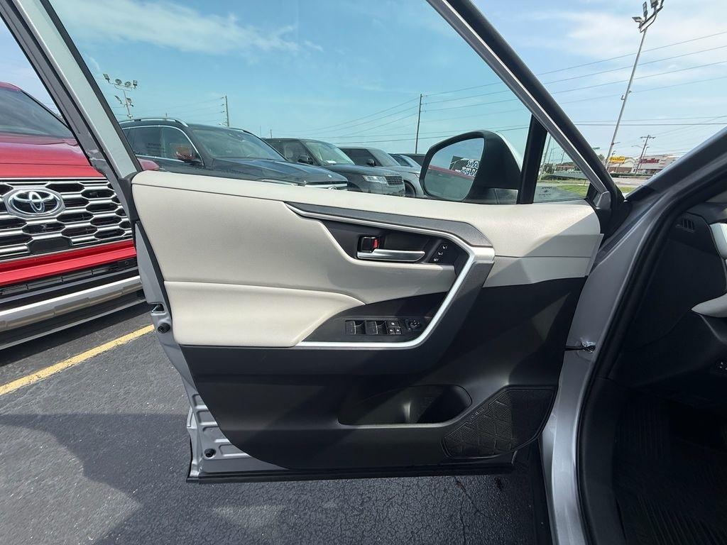 Toyota RAV4 XLE Premium 2023