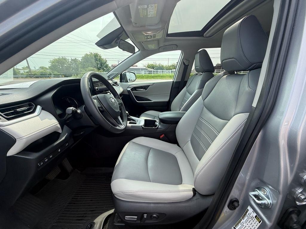 Toyota RAV4 XLE Premium 2023