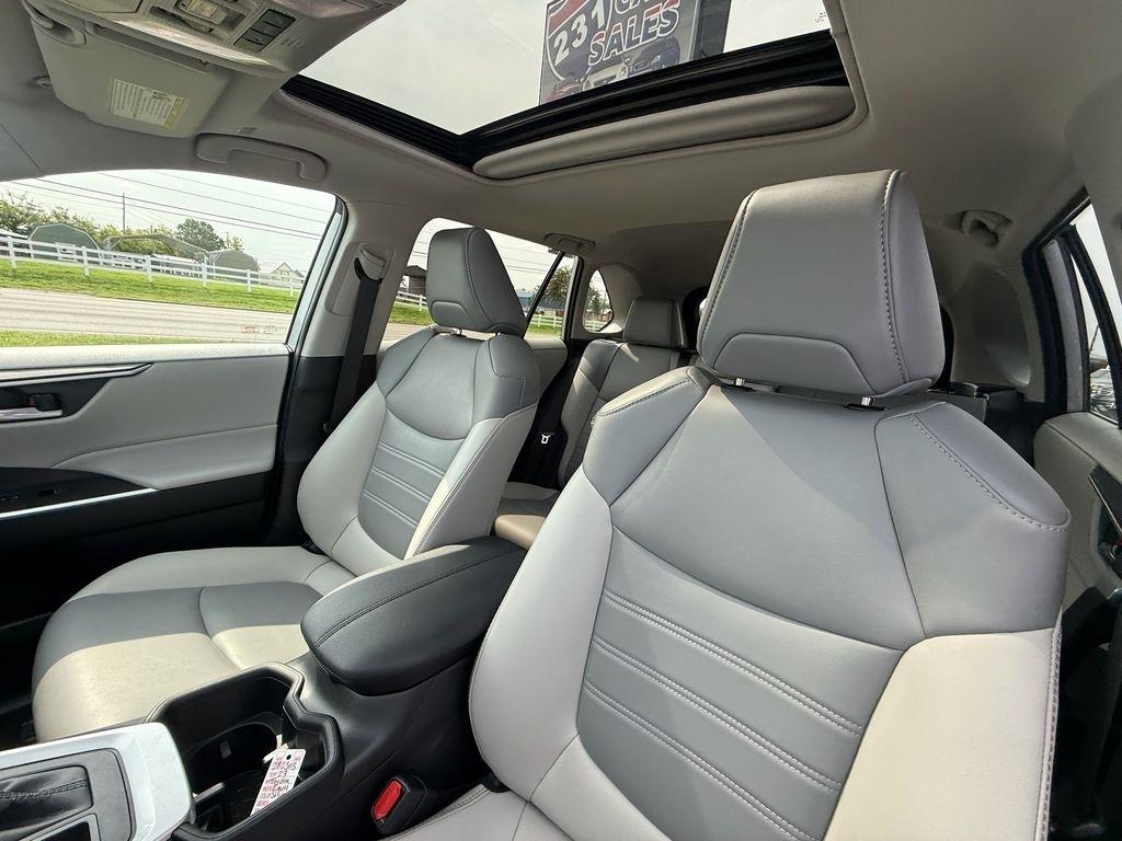 Toyota RAV4 XLE Premium 2023