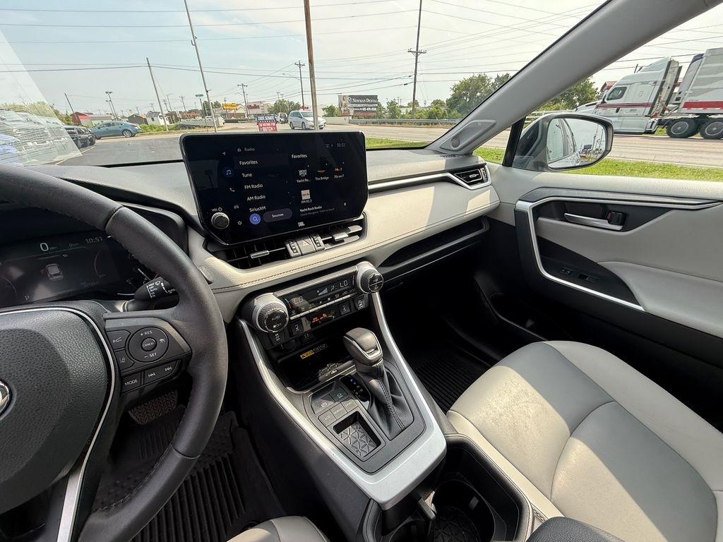 Toyota RAV4 XLE Premium 2023
