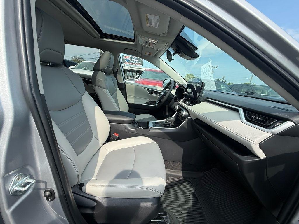 Toyota RAV4 XLE Premium 2023