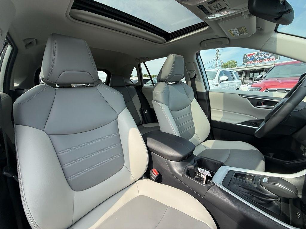 Toyota RAV4 XLE Premium 2023