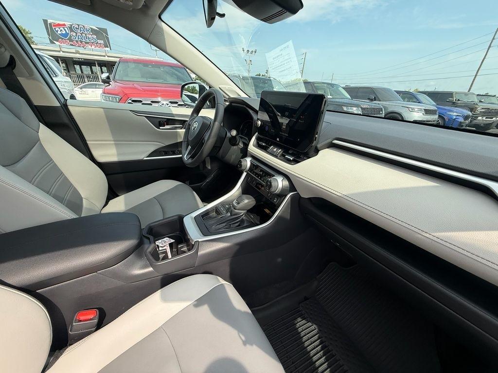 Toyota RAV4 XLE Premium 2023