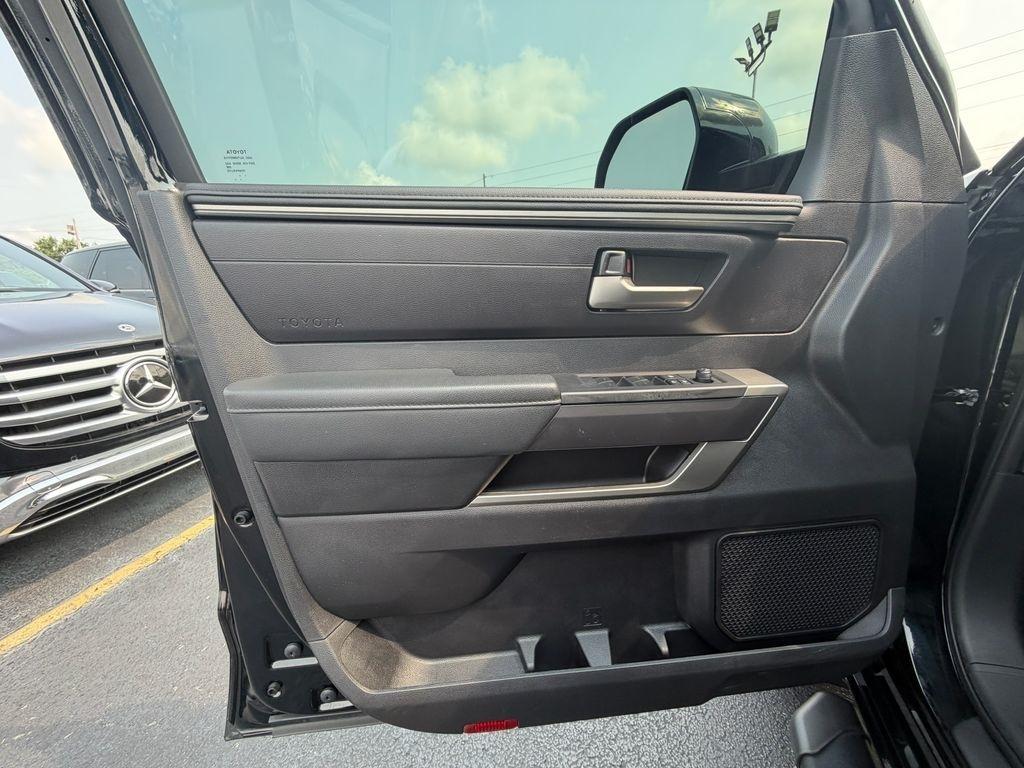 Toyota Tundra SR5 CrewMax 4WD 2023