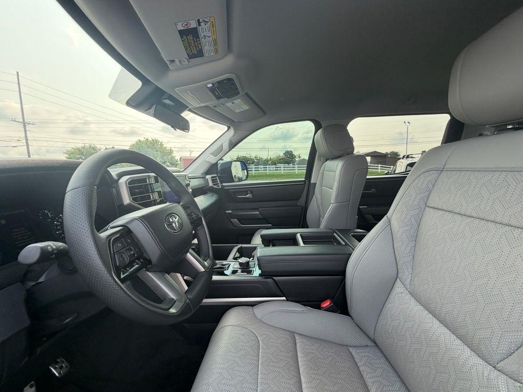 Toyota Tundra SR5 CrewMax 4WD 2023