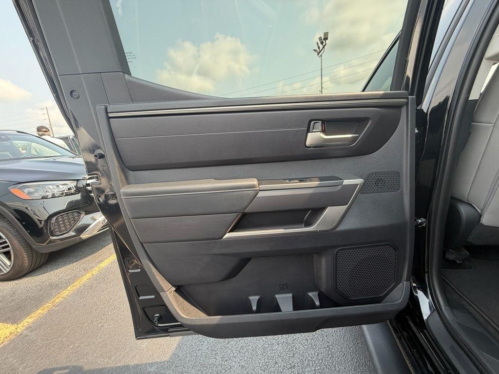 Toyota Tundra SR5 CrewMax 4WD 2023