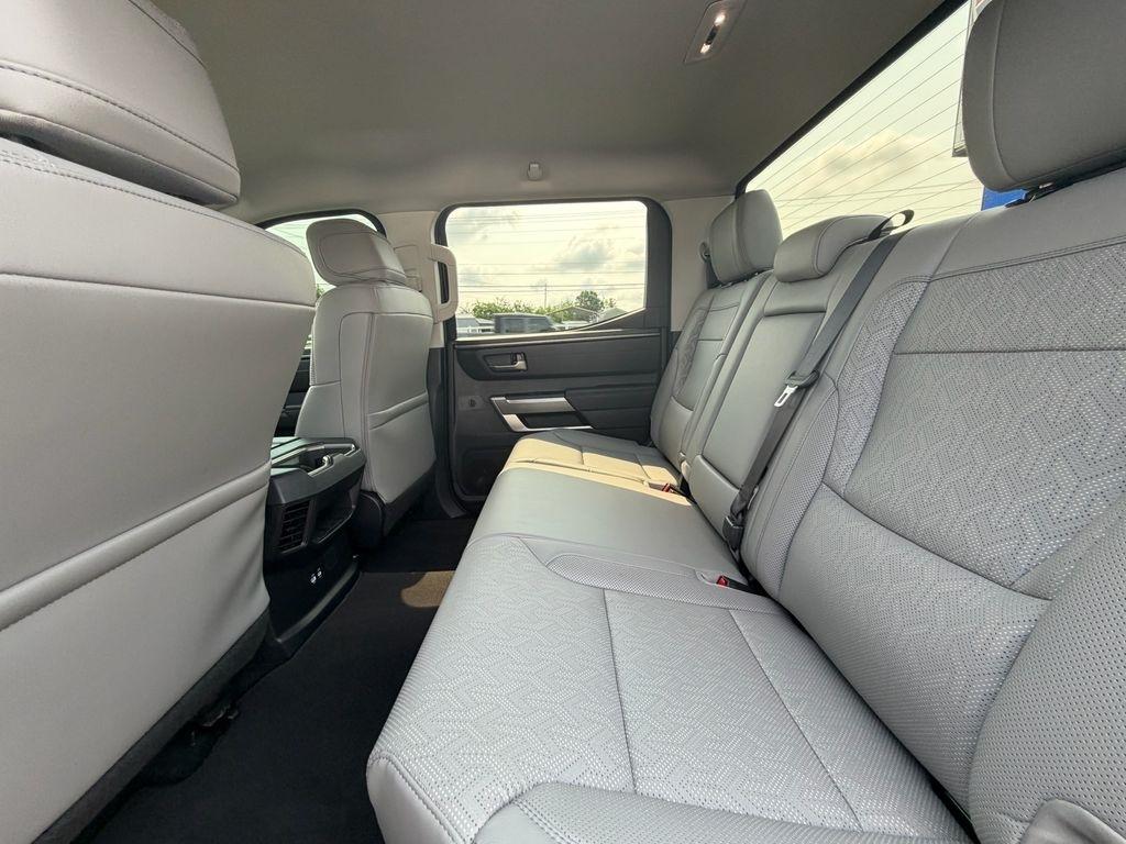Toyota Tundra SR5 CrewMax 4WD 2023