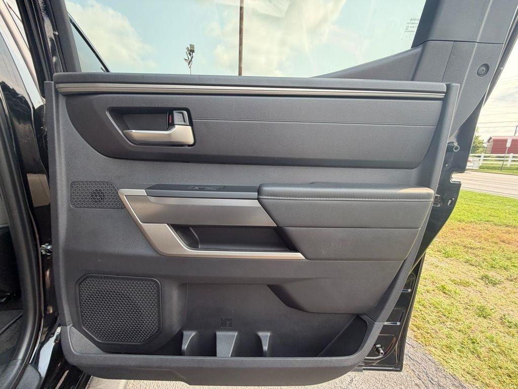Toyota Tundra SR5 CrewMax 4WD 2023