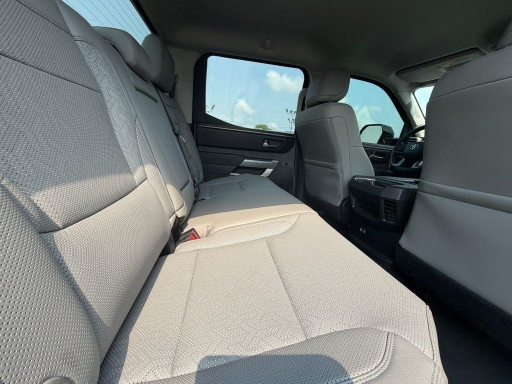 Toyota Tundra SR5 CrewMax 4WD 2023