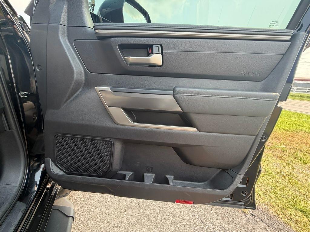 Toyota Tundra SR5 CrewMax 4WD 2023