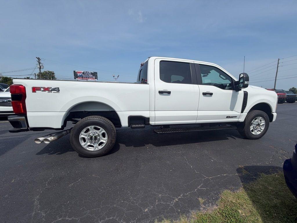 Ford F-250 SD XL Crew Cab 4WD 2023