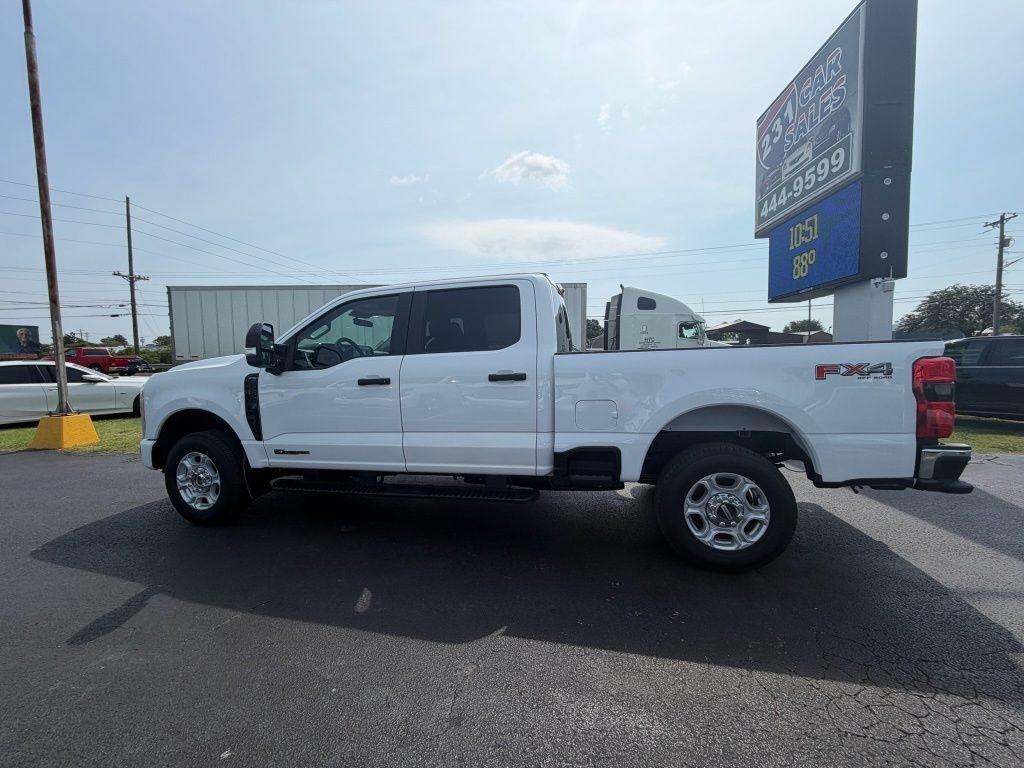 Ford F-250 SD XL Crew Cab 4WD 2023
